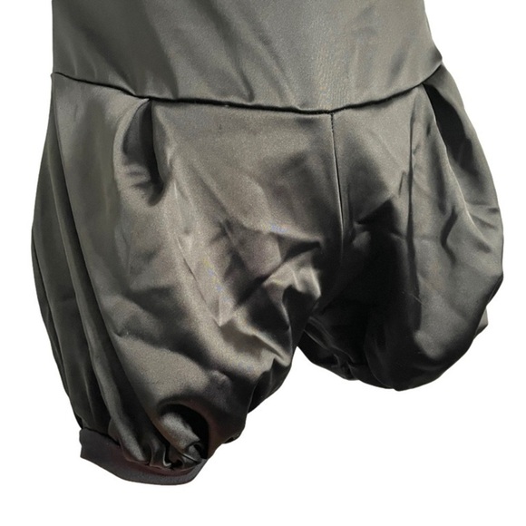 Black Satin Deep U-Neck Sleeveless Shortalls Romper - S, perfect for Oktoberfest - Picture 3 of 8